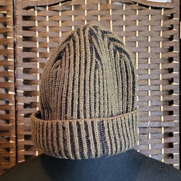 Stella McCartney Black and Brown Knit Beanie - Picture 4 of 5